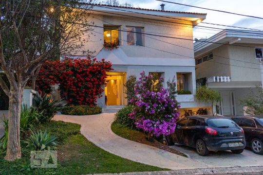 Fachada de casa de condomínio à venda com 5 quartos, 420m² em Alphaville, Santana de Parnaíba
