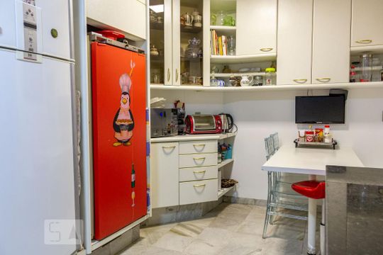 Cozinha de casa de condomínio à venda com 5 quartos, 420m² em Alphaville, Santana de Parnaíba