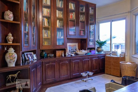Estante Superior de casa de condomínio à venda com 5 quartos, 420m² em Alphaville, Santana de Parnaíba
