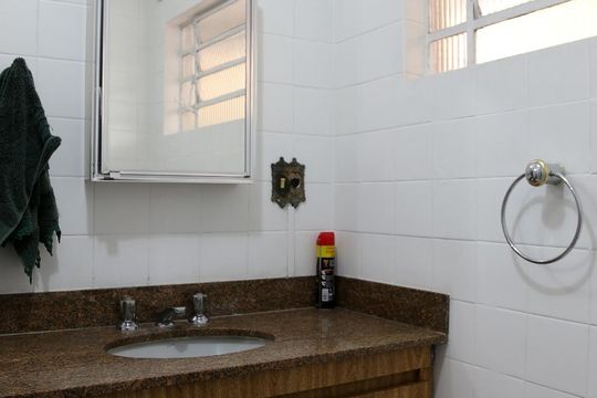 Banheiro de apartamento à venda com 2 quartos, 75m² em Vila Sônia, São Paulo