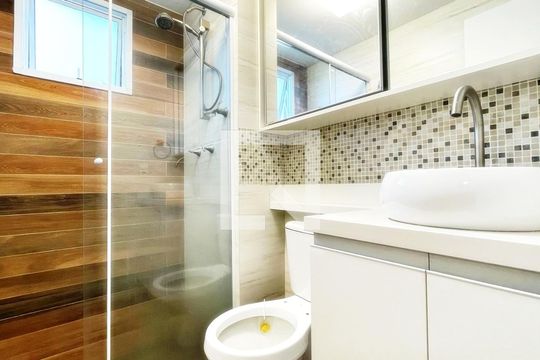 Banheiro de apartamento à venda com 2 quartos, 47m² em Jardim Las Vegas, Guarulhos