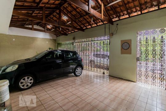 Garagem de casa à venda com 3 quartos, 250m² em Cidade Patriarca, São Paulo