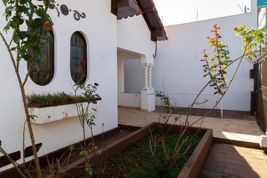 Fachada de casa para alugar com 3 quartos, 300m² em Martins, Uberlândia
