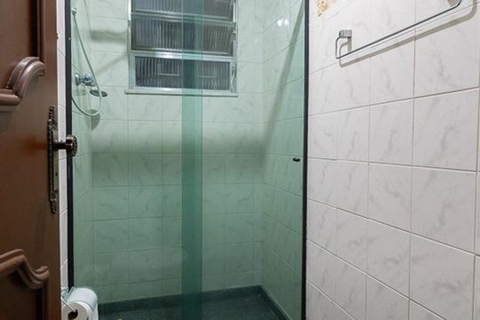 Banheiro 1 de casa de condomínio à venda com 3 quartos, 123m² em Encantado, Rio de Janeiro