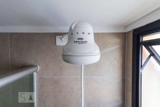 Banheiro de kitnet/studio para alugar com 1 quarto, 36m² em Vila Parque Jabaquara, São Paulo