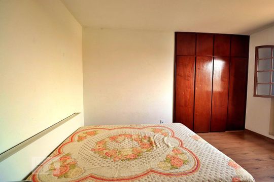 Quarto 2 de casa à venda com 3 quartos, 300m² em Vila Aquilino, Santo André