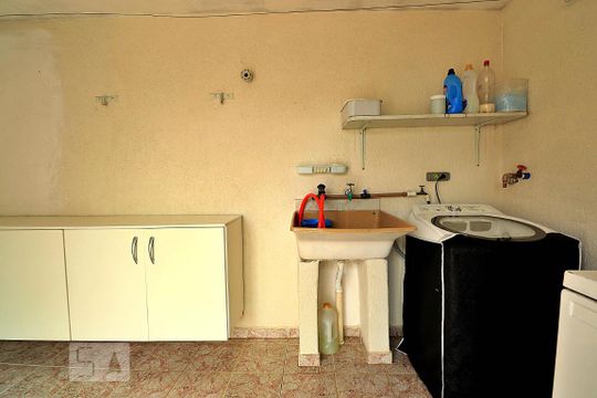 Área de Serviço de casa à venda com 3 quartos, 300m² em Vila Aquilino, Santo André