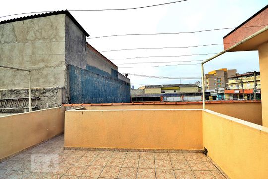 Quintal de casa à venda com 3 quartos, 300m² em Vila Aquilino, Santo André
