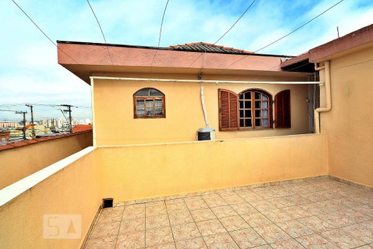 Quintal de casa à venda com 3 quartos, 300m² em Vila Aquilino, Santo André