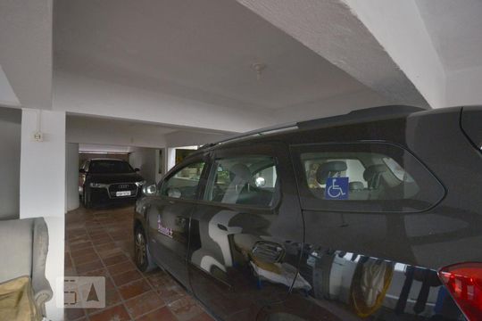 Garagem de casa à venda com 4 quartos, 306m² em Vila Mariana, São Paulo
