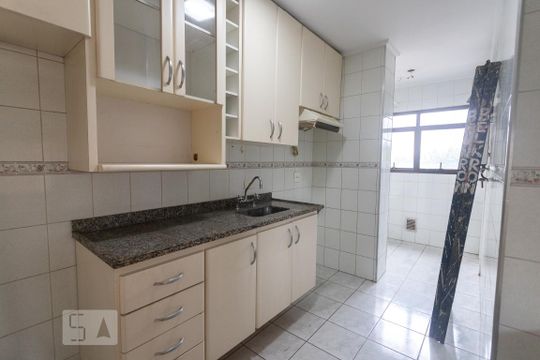 Cozinha de apartamento à venda com 3 quartos, 88m² em Vila Romana, São Paulo