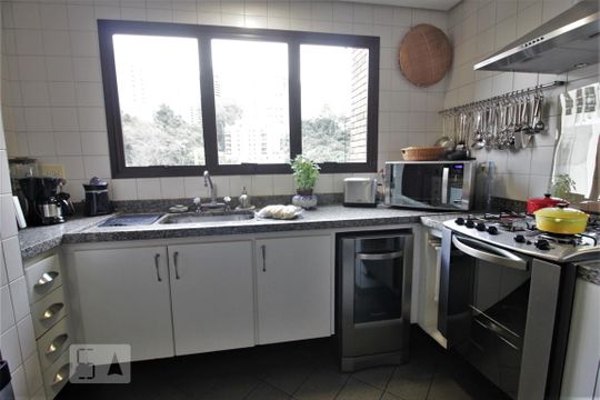 Cozinha de apartamento à venda com 2 quartos, 130m² em Jardim Ampliação, São Paulo