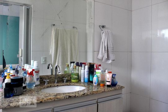 Banheiro da Suíte de apartamento à venda com 3 quartos, 91m² em Parque das Nações, Santo André