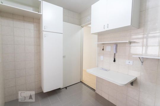 Cozinha de apartamento para alugar com 3 quartos, 70m² em Perdizes, São Paulo