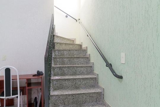 Escadas de casa à venda com 3 quartos, 150m² em Parque Continental I, Guarulhos