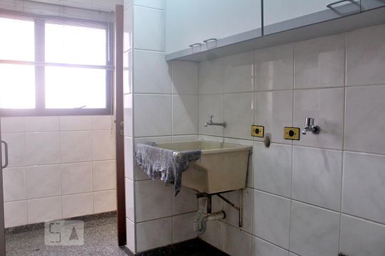 Área de Serviço de apartamento à venda com 4 quartos, 276m² em Vila Bastos, Santo André