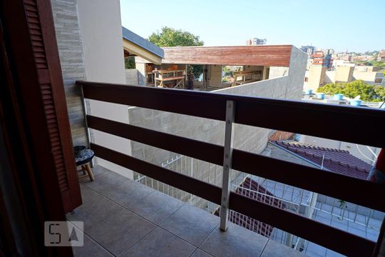 Suite - varanda de casa à venda com 4 quartos, 300m² em Jardim Itu-sabará, Porto Alegre