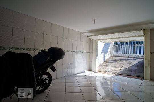 Garagem 2 de casa à venda com 4 quartos, 300m² em Jardim Itu-sabará, Porto Alegre