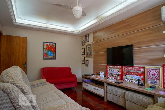 Sala de casa à venda com 4 quartos, 300m² em Jardim Itu-sabará, Porto Alegre