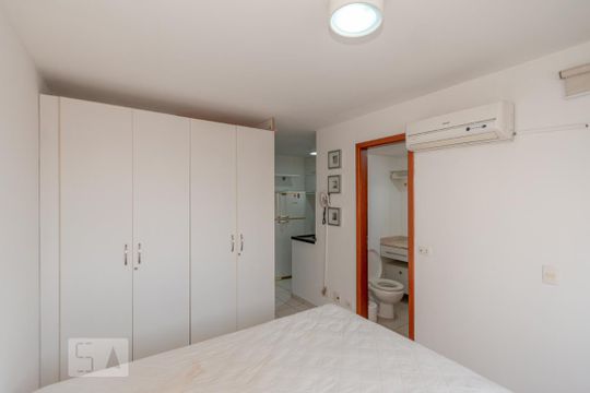 Studio/Quarto de kitnet/studio para alugar com 1 quarto, 28m² em Campo Belo, São Paulo