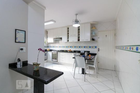 Cozinha de casa à venda com 4 quartos, 190m² em Vila Carioca, Guarulhos