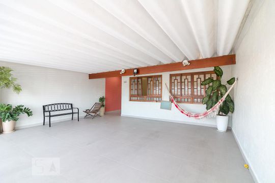 Fachada da casa de casa à venda com 4 quartos, 190m² em Vila Carioca, Guarulhos