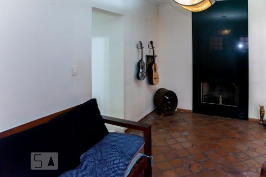 Hall Quartos de casa para alugar com 3 quartos, 200m² em Cidade Patriarca, São Paulo