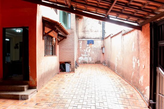 Garagem de casa para alugar com 3 quartos, 200m² em Cidade Patriarca, São Paulo