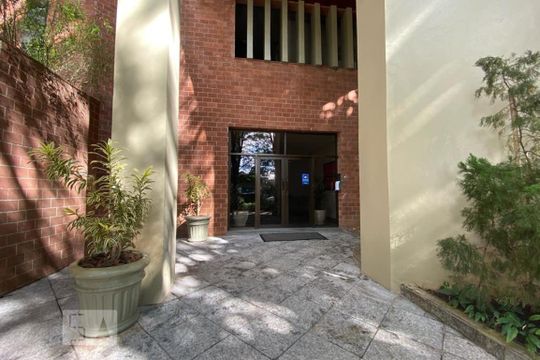 Entrada de apartamento para alugar com 3 quartos, 200m² em Jardim Vitória Régia, São Paulo