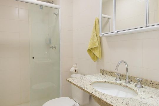 Banheiro de kitnet/studio à venda com 1 quarto, 37m² em Jardim Celeste, São Paulo