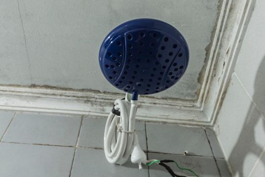 Chuveiro de casa para alugar com 2 quartos, 60m² em Parque das Américas, Mauá