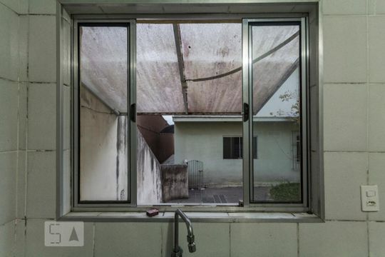 Vista da cozinha de casa para alugar com 2 quartos, 60m² em Parque das Américas, Mauá