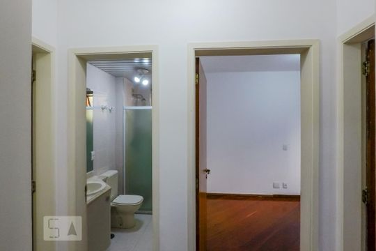 Corredor de apartamento para alugar com 3 quartos, 97m² em Vila Mariana, São Paulo