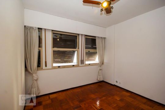 suíte de apartamento para alugar com 4 quartos, 137m² em Copacabana, Rio de Janeiro