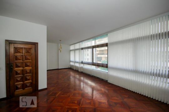 Apartamento para alugar com 4 quartos, 137m² em Copacabana, Rio de Janeiro