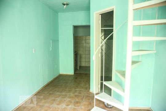 Casa à venda com 1 quarto, 50m² em São José, Porto Alegre