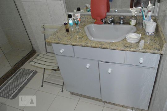 Banheiro da Suíte 1 de apartamento à venda com 4 quartos, 192m² em Icaraí, Niterói