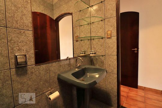 Banheiro da Suíte de casa para alugar com 3 quartos, 220m² em Jardim Las Vegas, Santo André