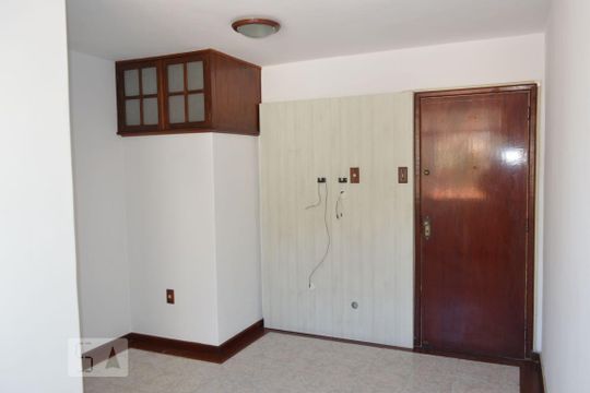Sala de apartamento à venda com 3 quartos, 80m² em Santa Rosa, Niterói