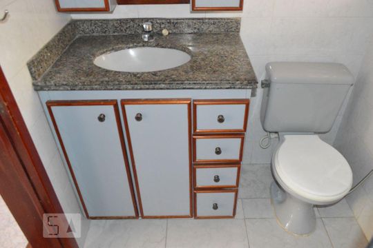 Banheiro Social de apartamento à venda com 3 quartos, 80m² em Santa Rosa, Niterói