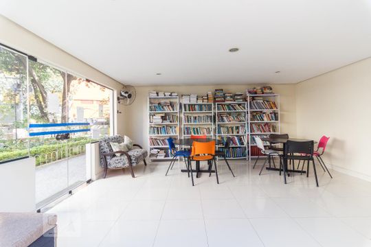 Biblioteca de apartamento para alugar com 2 quartos, 50m² em Brás, São Paulo