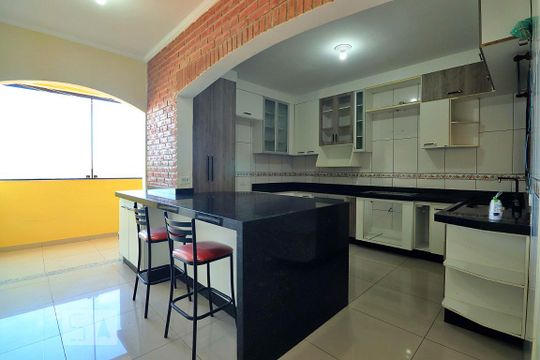 Cozinha de casa à venda com 3 quartos, 302m² em Parque Gerassi, Santo André