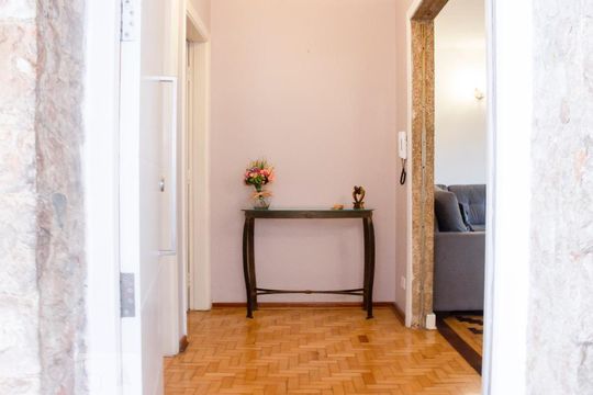 Corredor interno de casa à venda com 4 quartos, 600m² em Planalto Paulista, São Paulo