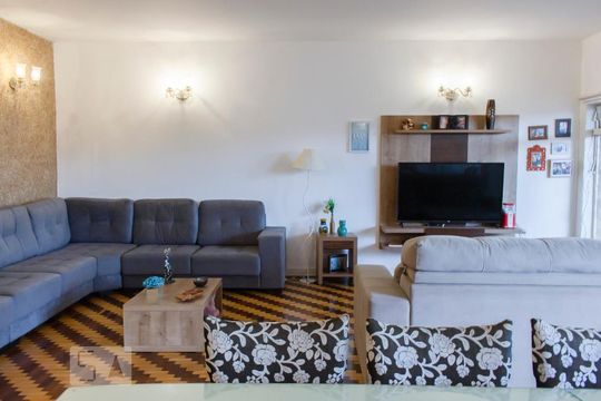 Casa para alugar com 4 quartos, 600m² em Planalto Paulista, São Paulo