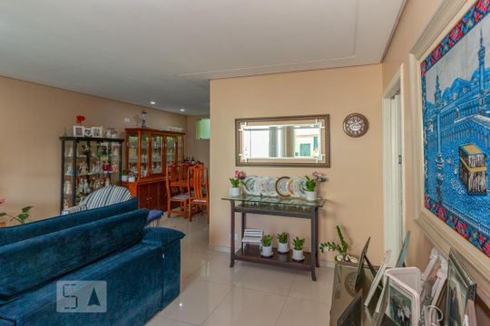 Sala de casa à venda com 3 quartos, 200m² em Parque Colonial, São Paulo