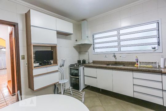 Cozinha de casa de condomínio à venda com 3 quartos, 125m² em Jardim das Vertentes, São Paulo