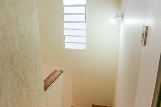 Escada de casa de condomínio à venda com 3 quartos, 125m² em Jardim das Vertentes, São Paulo