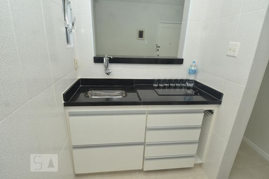 Cozinha de kitnet/studio para alugar com 1 quarto, 44m² em Copacabana, Rio de Janeiro