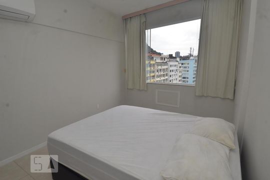Quarto  de kitnet/studio para alugar com 1 quarto, 44m² em Copacabana, Rio de Janeiro