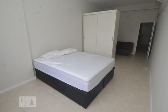 Kitnet/Studio para alugar com 1 quarto, 44m² em Copacabana, Rio de Janeiro